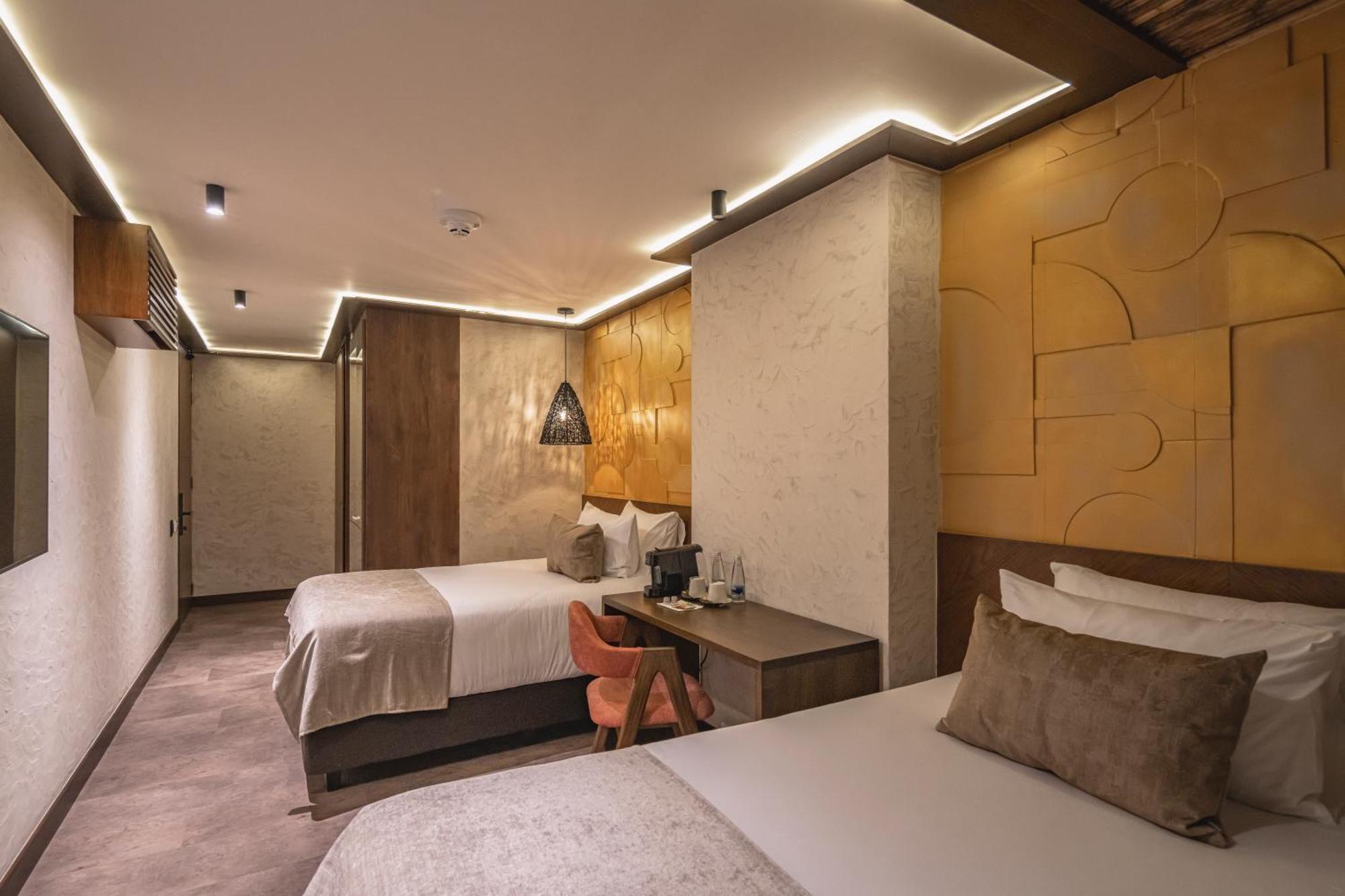 Golden Valley Hotel เมเดยิน ภายนอก รูปภาพ