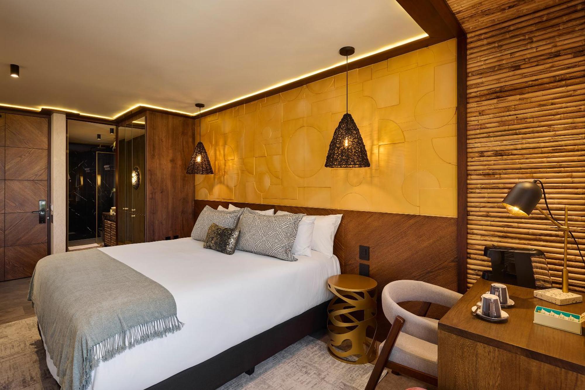 Golden Valley Hotel เมเดยิน ภายนอก รูปภาพ